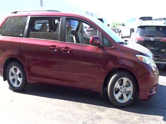 Toyota Sienna 2017 photo 18